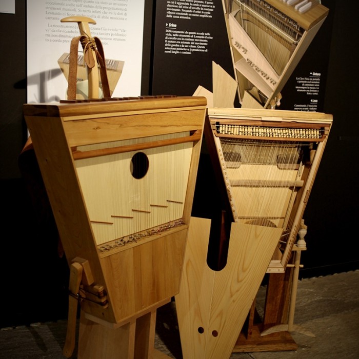 March 2010: The harpsichord - viola of Leonardo da Vinci